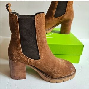Vintage Foundry Penelope Suede Chelsea Booties size 7.5